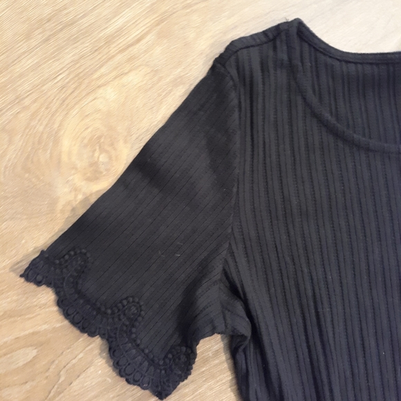 Francesca's ALYA Top - Picture 3 of 4